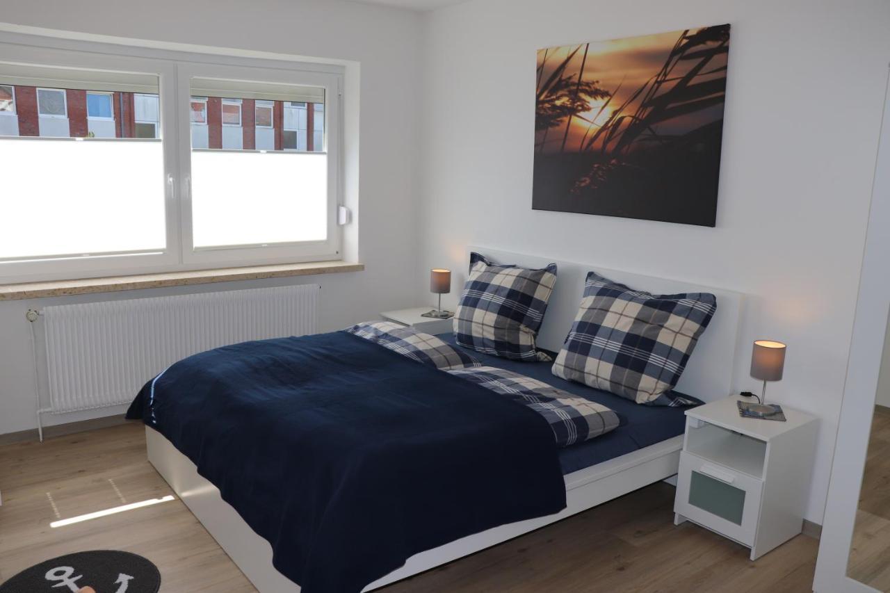 Ferienwohnung Wippsteert - 5 Sterne - Mit Balkon Und Pkw Stellplatz Emden Exteriör bild