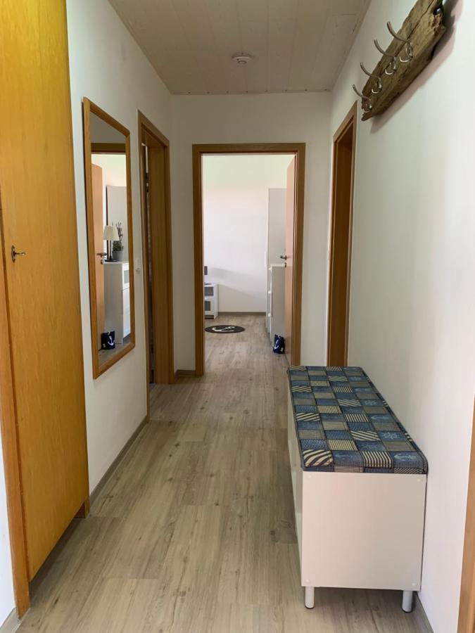 Ferienwohnung Wippsteert - 5 Sterne - Mit Balkon Und Pkw Stellplatz Emden Exteriör bild